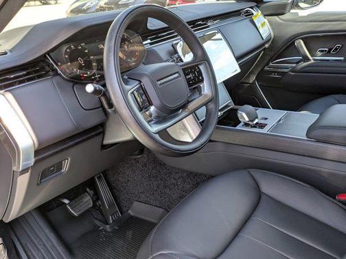 2025 Land Rover Range Rover P530 SE 7 Seat