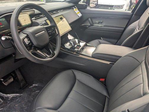 2025 Land Rover Range Rover Sport SE