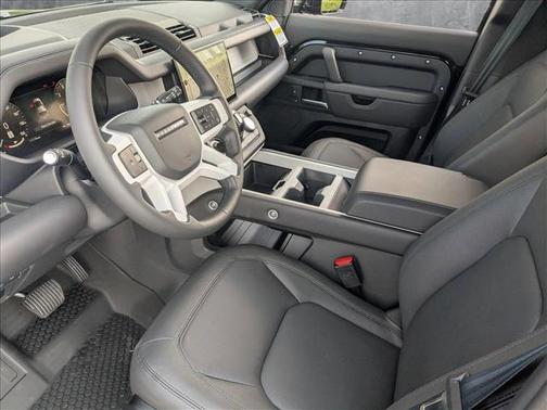 2025 Land Rover Defender 110 P400 X-Dynamic SE