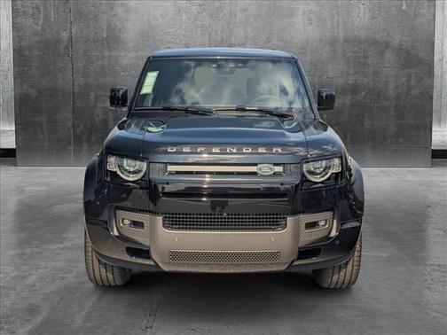 2025 Land Rover Defender 110 P400 X-Dynamic SE