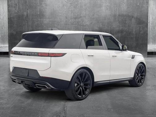 2024 Land Rover Range Rover Sport SE