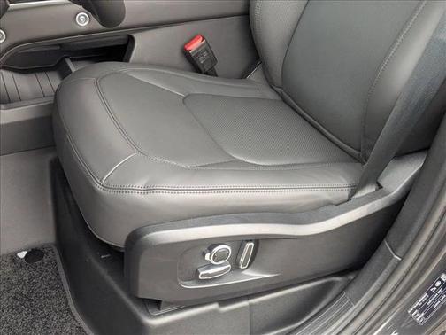 2026 Land Rover Defender P400 X-Dynamic SE