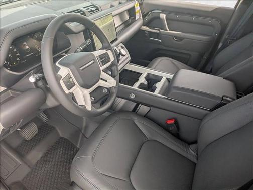 2025 Land Rover Defender 110 P300
