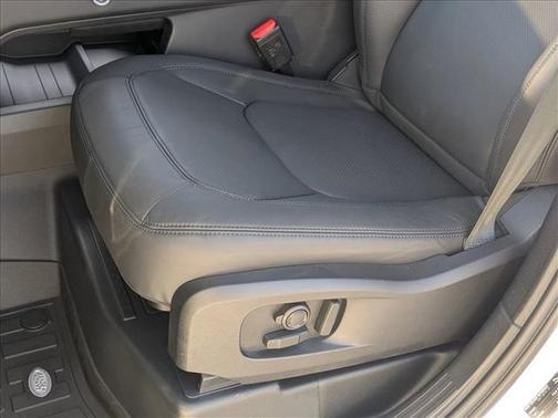 2026 Land Rover Defender P400 X-Dynamic SE