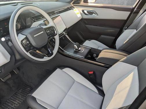 2026 Land Rover Range Rover Velar P250 SE R-Dynamic