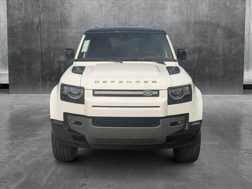 2025 Land Rover Defender 130 P400 X-Dynamic SE