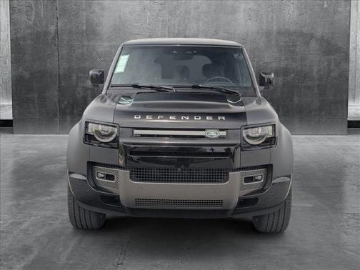 2025 Land Rover Defender 110 V8
