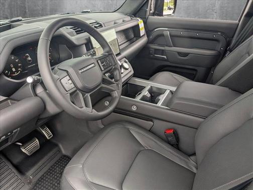 2025 Land Rover Defender 110 V8