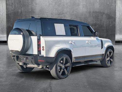 2025 Land Rover Defender 110 P400 X-Dynamic SE