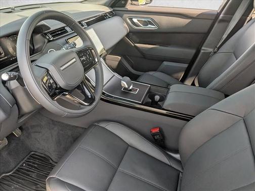 2026 Land Rover Range Rover Velar P250 SE R-Dynamic