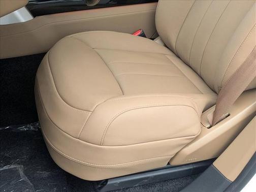 2026 Land Rover Range Rover P400 SE 7 Seat