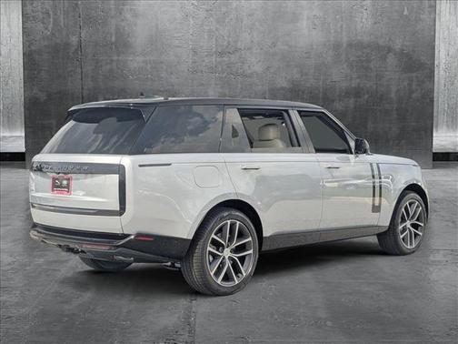2025 Land Rover Range Rover P400 SE 7 Seat