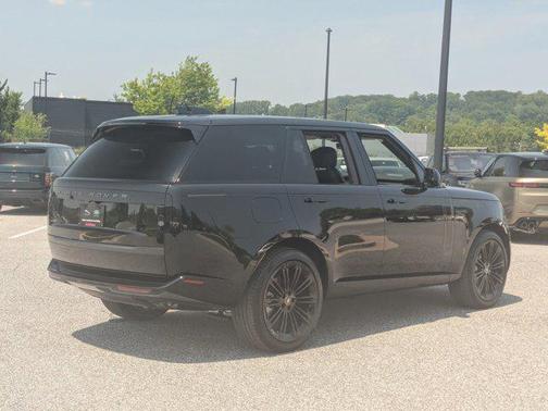 2025 Land Rover Range Rover P530 SE