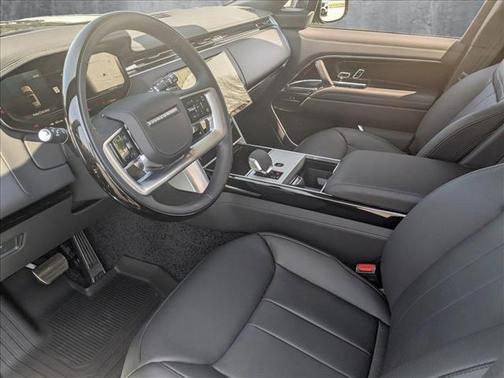 2025 Land Rover Range Rover P530 SE