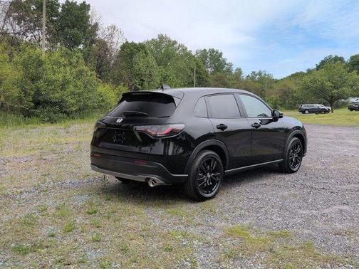 Crystal Black Pearl 2027 Honda HR-V Sport