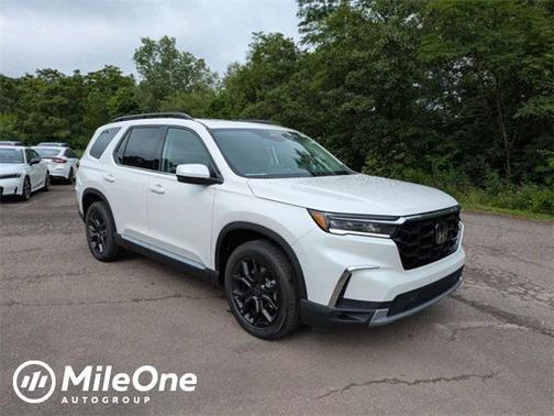 2025 Honda Pilot Touring 8-Passenger