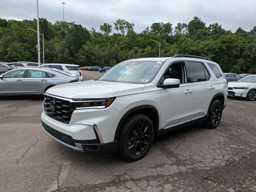 2025 Honda Pilot Touring 8-Passenger