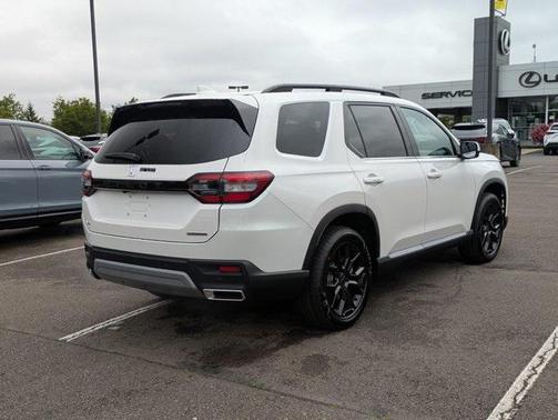 2025 Honda Pilot Touring 8-Passenger