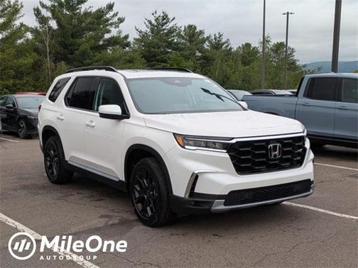2025 Honda Pilot Touring 8-Passenger