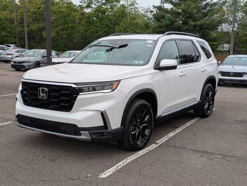2025 Honda Pilot Touring 8-Passenger