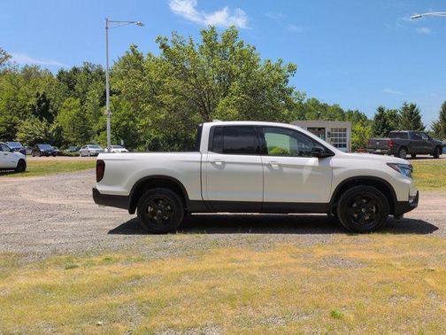 Platinum White Pearl 2026 Honda Ridgeline Black