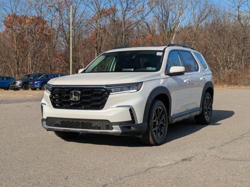 2025 Honda Pilot Touring 8-Passenger