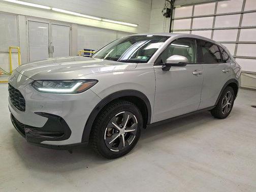 Lunar Silver Metallic 2025 Honda HR-V EX-L