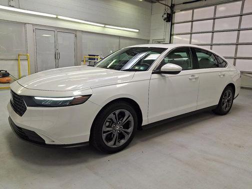 Platinum White 2023 Honda Accord EX
