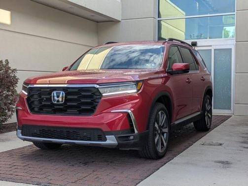 2025 Honda Pilot Touring 8-Passenger