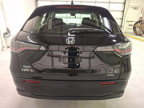 Crystal Black Pearl 2023 Honda HR-V LX