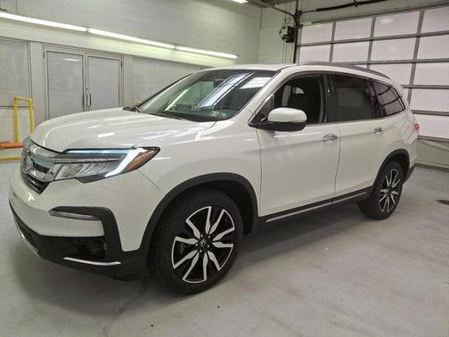 2022 Honda Pilot Touring 8-Passenger