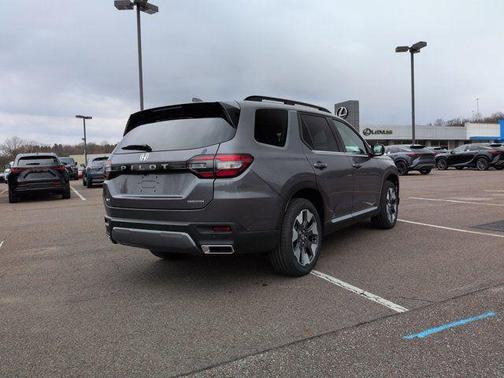 Modern Steel Metallic 2026 Honda Pilot Touring 8-Passenger
