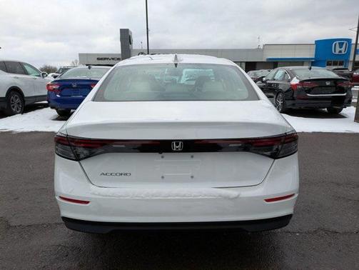 2025 Honda Accord LX 1.5T