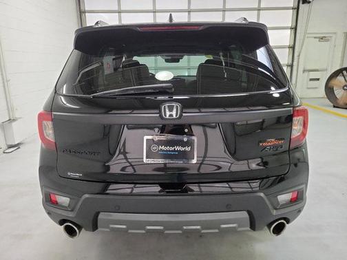 Crystal Black Pearl 2022 Honda Passport AWD TrailSport