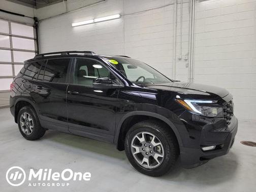 Crystal Black Pearl 2022 Honda Passport AWD TrailSport