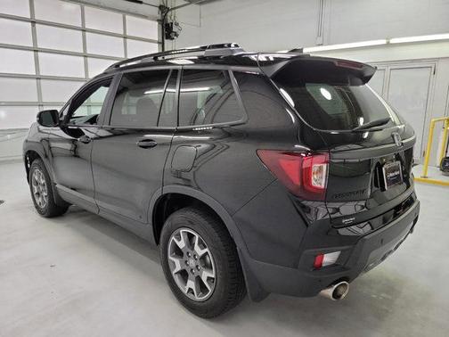 Crystal Black Pearl 2022 Honda Passport AWD TrailSport