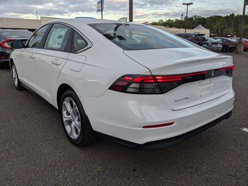 2025 Honda Accord LX 1.5T