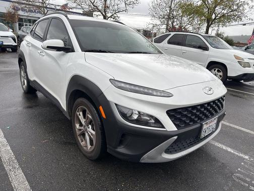2022 Hyundai KONA SEL
