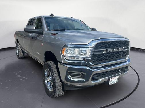 2021 RAM 3500 Tradesman Crew Cab 4x4 8' Box