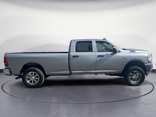 2021 RAM 3500 Tradesman Crew Cab 4x4 8' Box