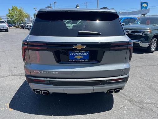 2024 Chevrolet Traverse LT