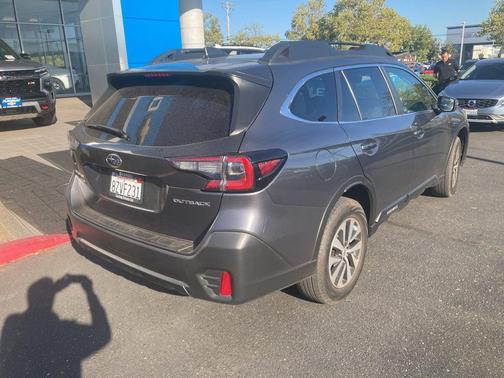 2022 Subaru Outback Premium