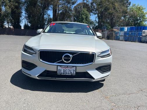 2019 Volvo S60 T5 Momentum