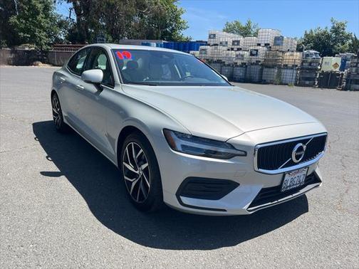 2019 Volvo S60 T5 Momentum
