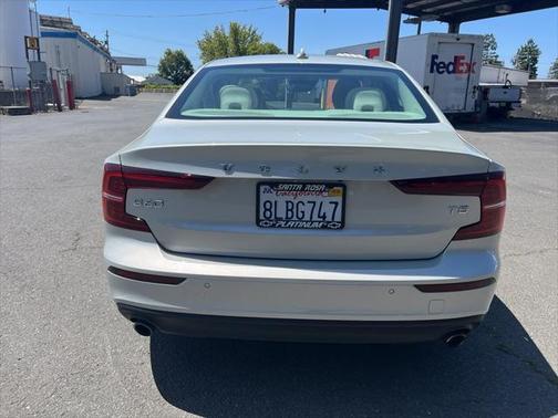 2019 Volvo S60 T5 Momentum