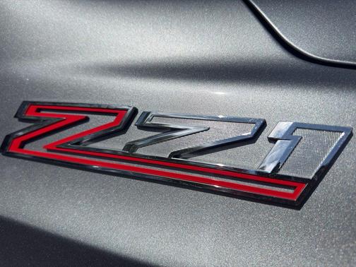 Sterling Gray Metallic 2023 Chevrolet Suburban 4WD Z71