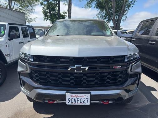 Sterling Gray Metallic 2023 Chevrolet Suburban 4WD Z71