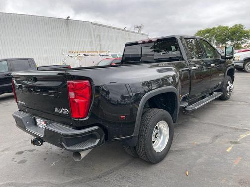 2022 Chevrolet Silverado 3500 High Country