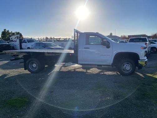 2025 Chevrolet Silverado 3500 WT