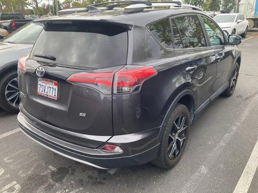 2016 Toyota RAV4 SE